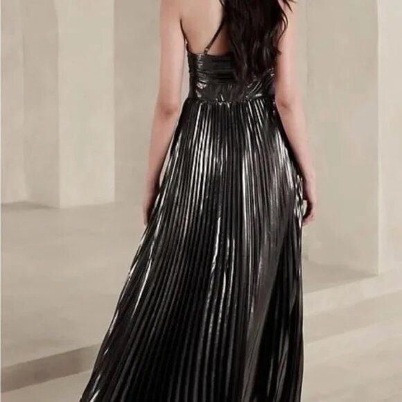 Banana Republic Odetta Metallic Pleated Maxi Dress w Slit in size 4  / Gunmetal - Picture 2 of 2